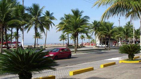 CALÇADÃO EM FRENTE AO CARREFOUR