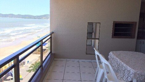 FRONT OF THE SEA - LARGE SUITABLE 4 BEDROOMS - 2 VACANCIES