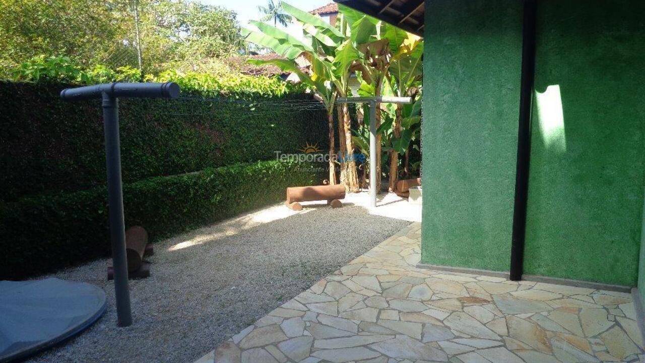 Casa para aluguel de temporada em Ubatuba (Cond Pedra Verde Domingas Dias)