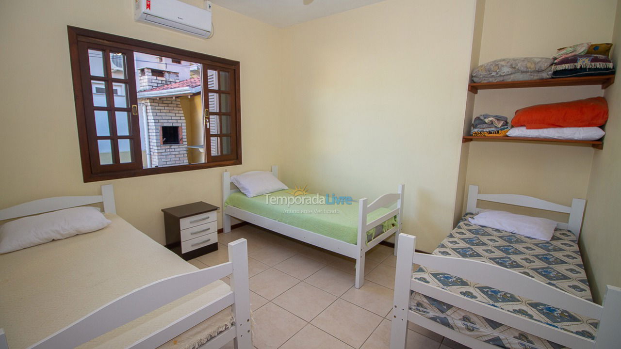 House for vacation rental in Bombinhas (Praia de Bombas)