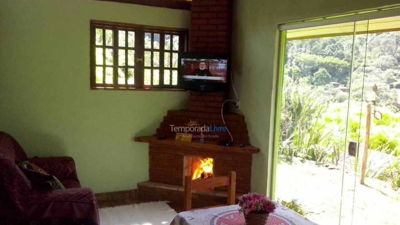 Casa para alquiler de vacaciones em Sao Bento do Sapucai (Paiol Grande Toldi)