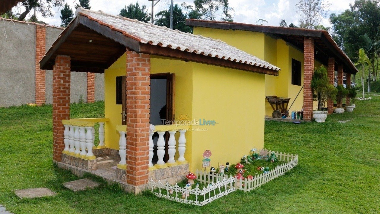 Chácara / sítio para aluguel de temporada em Embu Guaçu (Vale Tranquilo)