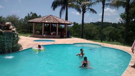 PISCINA AMPLA