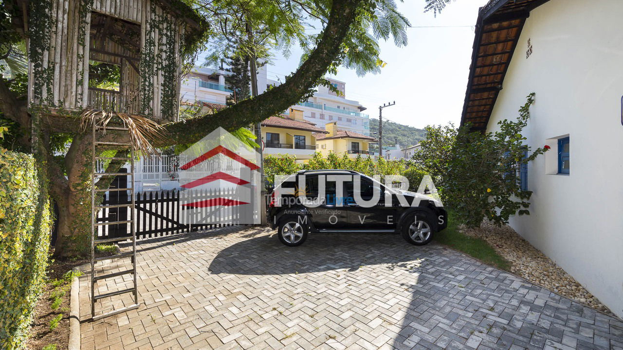 Casa para aluguel de temporada em Bombinhas (Praia de Bombas)