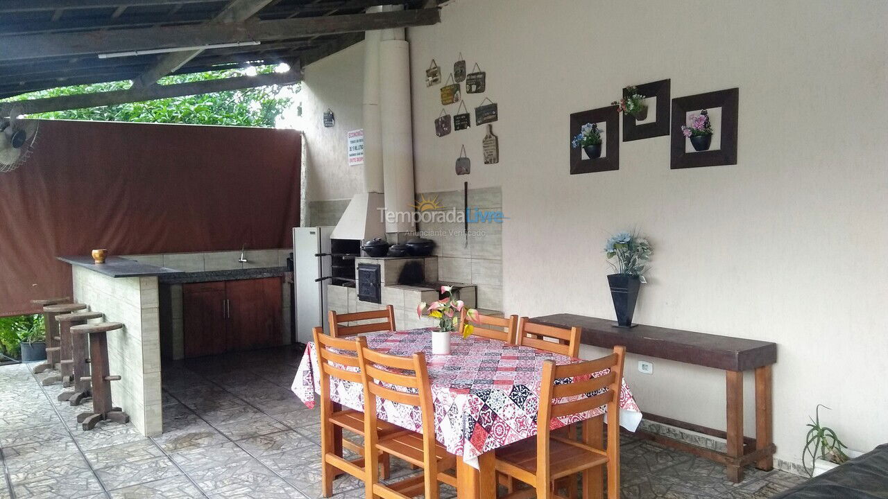 Ranch for vacation rental in Mairiporã (Jardim Cinco Lagos)