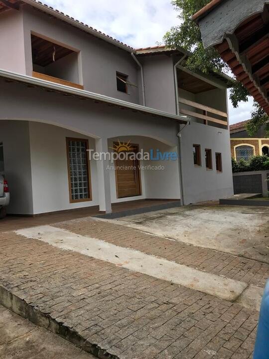 Casa para alquiler de vacaciones em Atibaia (Cond Estância dos Lagos)