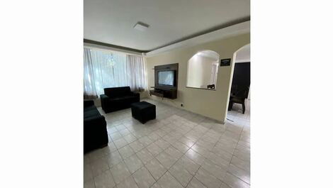 Rare Gem - Room in a Comfortable and Spacious Apartment in the Heart...