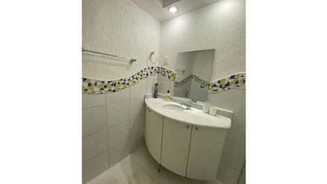 Rare Gem - Room in a Comfortable and Spacious Apartment in the Heart...