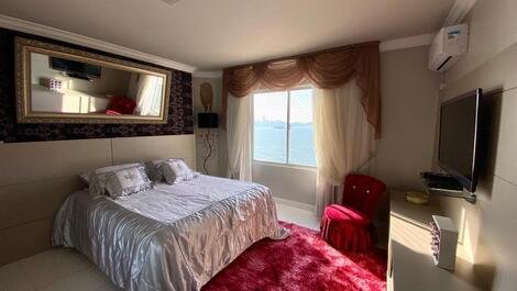Ed. Notreville Season: 2 bedroom oceanfront / wifi / barbecue