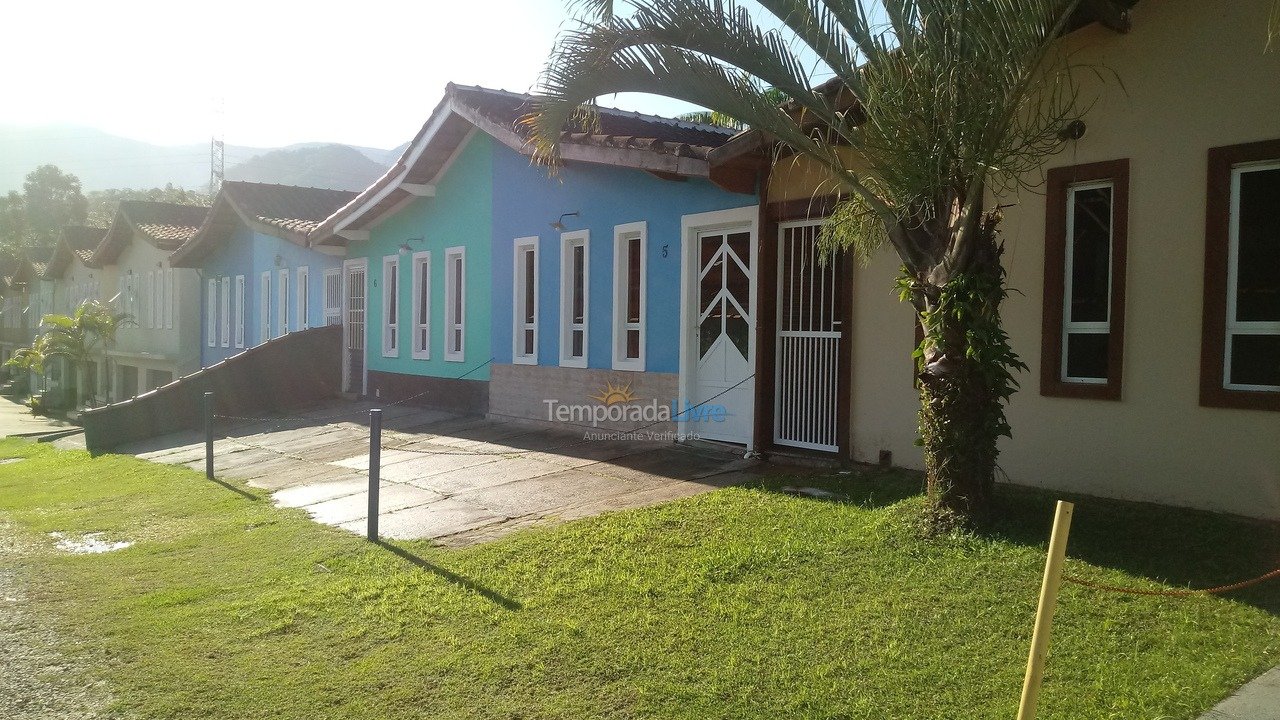 Casa para aluguel de temporada em Ubatuba (Marafunda)