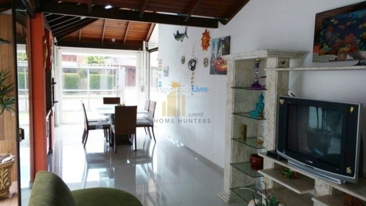 Casa para aluguel de temporada em Florianópolis (Jurere Tradicional)