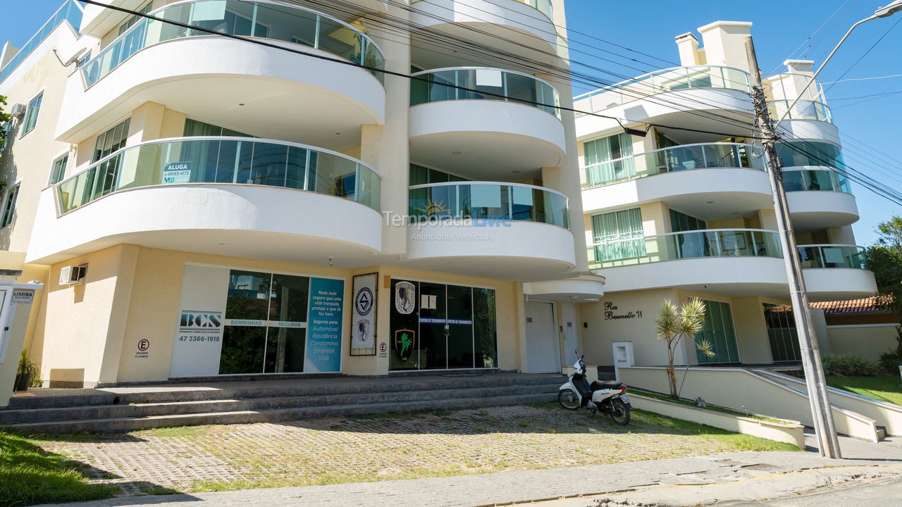 Apartment for vacation rental in Bombinhas (Praia de Bombinhas)