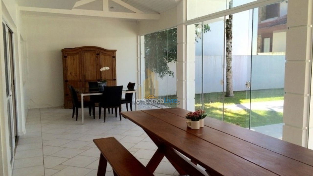 Casa para aluguel de temporada em Florianopolis (Jurerê Internacional)