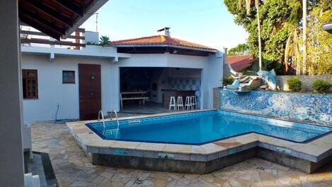 Beautiful house with pool and leisure areas