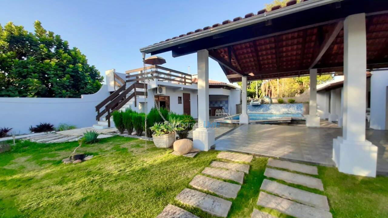 Casa para alquiler de vacaciones em Penha (Armaçao)