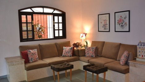 Pleasant house in Ubatuba just 200mts from the sea