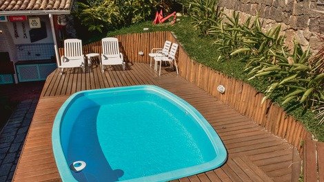 6 people - 3 suites air cond, tv wifi barbecue pisc, beach 200 m away