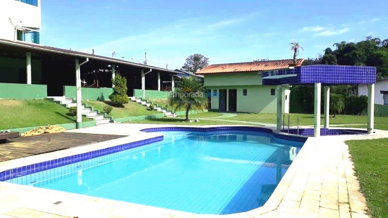 Casa para aluguel de temporada em Juquitiba (Jardim das Palmeiras)