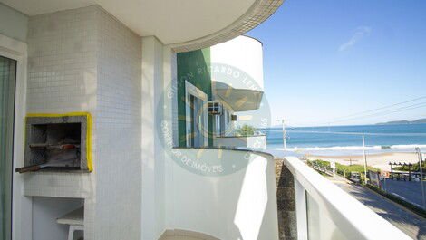 SIDE SUITABLE FOR A SEA VIEW ON THE FOUR-SEA BEACH - EXCLUSIVE