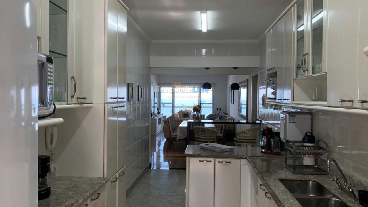 Apartamento para aluguel de temporada em Guarujá (Pitangueiras)