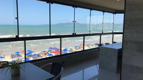 Apartamento Frente Mar Meia Praia Itapema