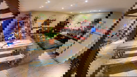 Casa da Raia para até 27 pessoas com ar condicionado e piscina