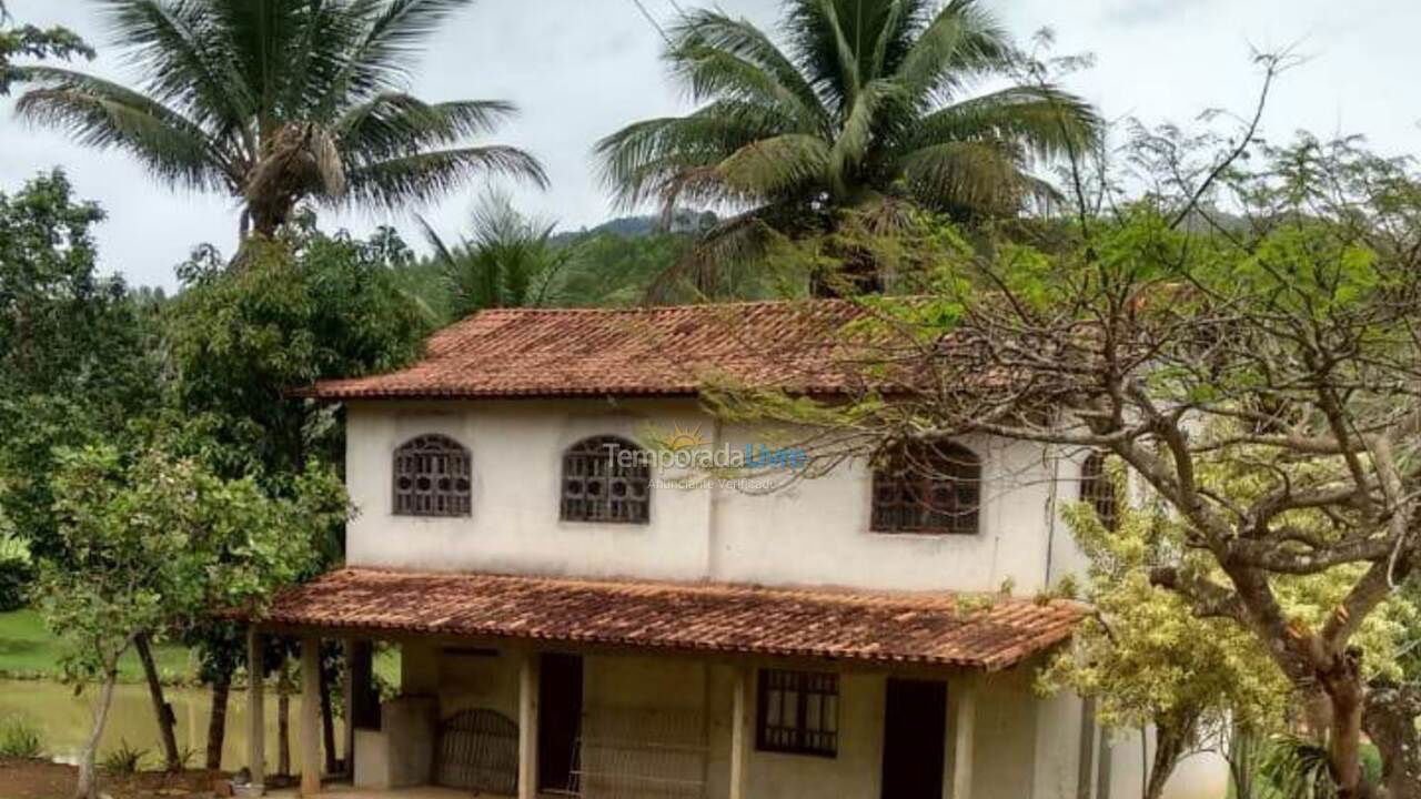 Chácara / sítio para aluguel de temporada em Santa Leopoldina (Distrito de Mangaraí)