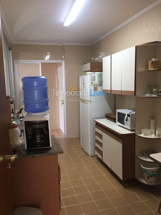 Apartamento para aluguel de temporada em Guarujá (Pitangueiras)