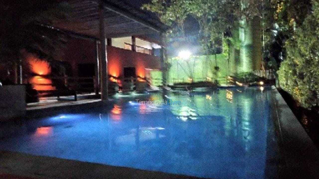 Casa para alquiler de vacaciones em São Sebastião (Praia da Baleia)