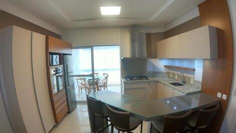 Beautiful apartment well located a few meters from the sea!