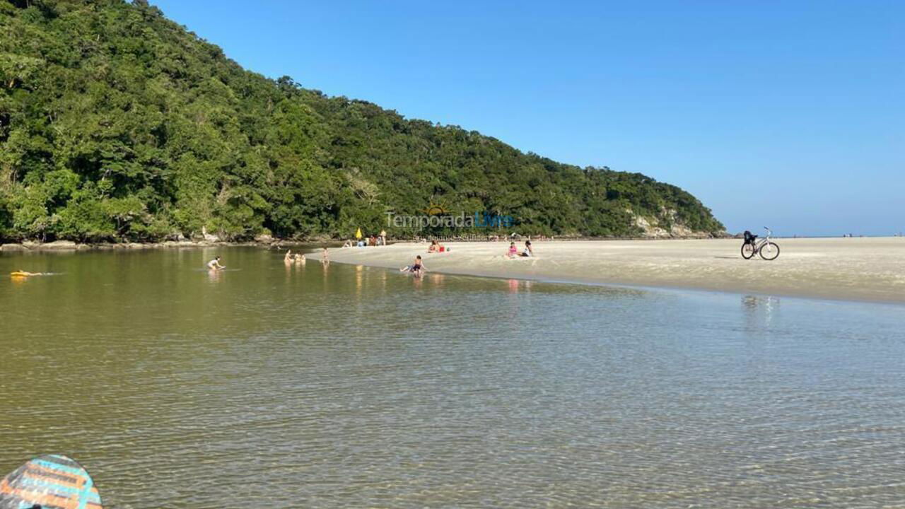 Casa para alquiler de vacaciones em Bertioga (Praia de Guaratuba)