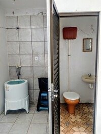 Área externa da casa com mais um lavabo