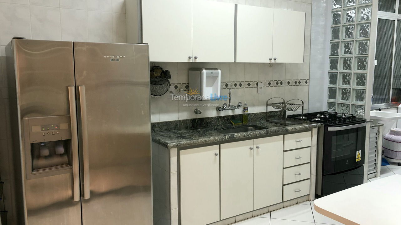 Apartamento para aluguel de temporada em Guarujá (Pitangueiras)