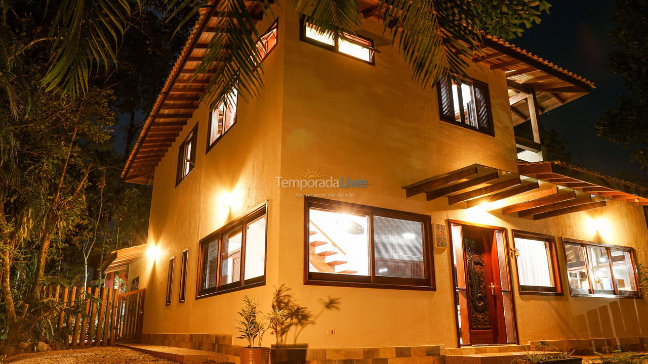 Casa para aluguel de temporada em Ubatuba (Praia de Itamambuca)