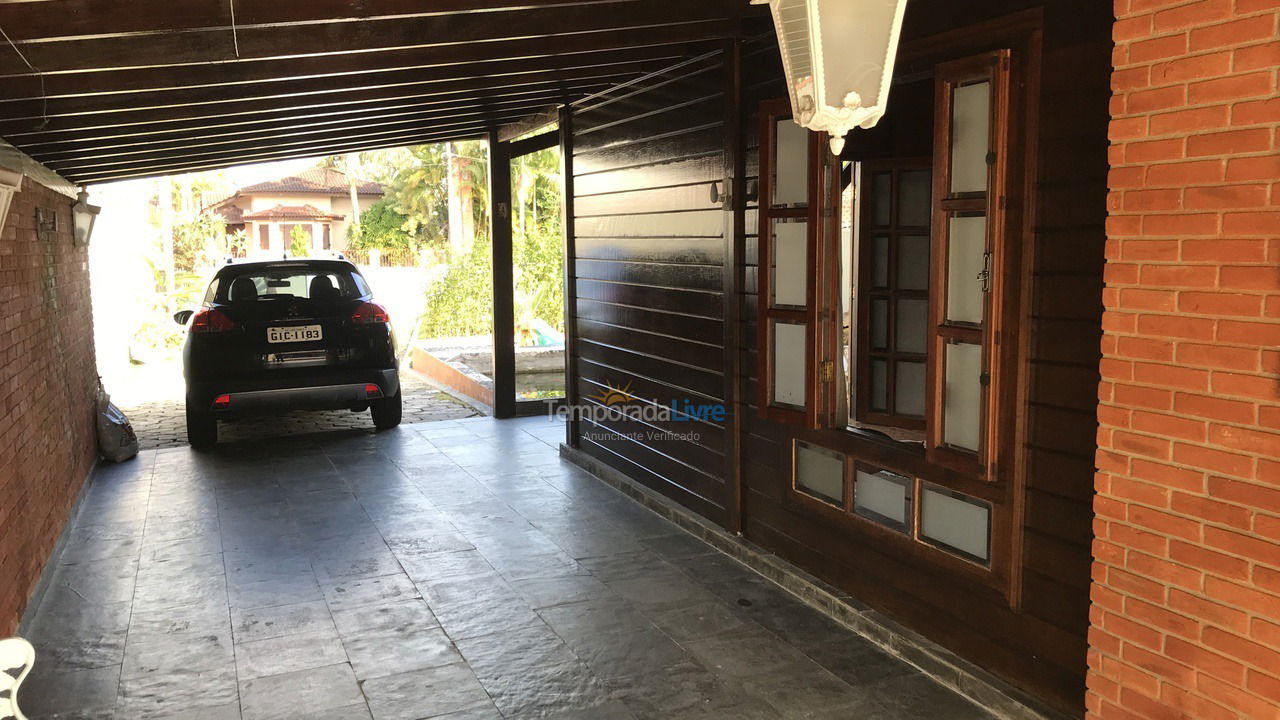 Casa para alquiler de vacaciones em Bertioga (Condominio Morada da Praia)