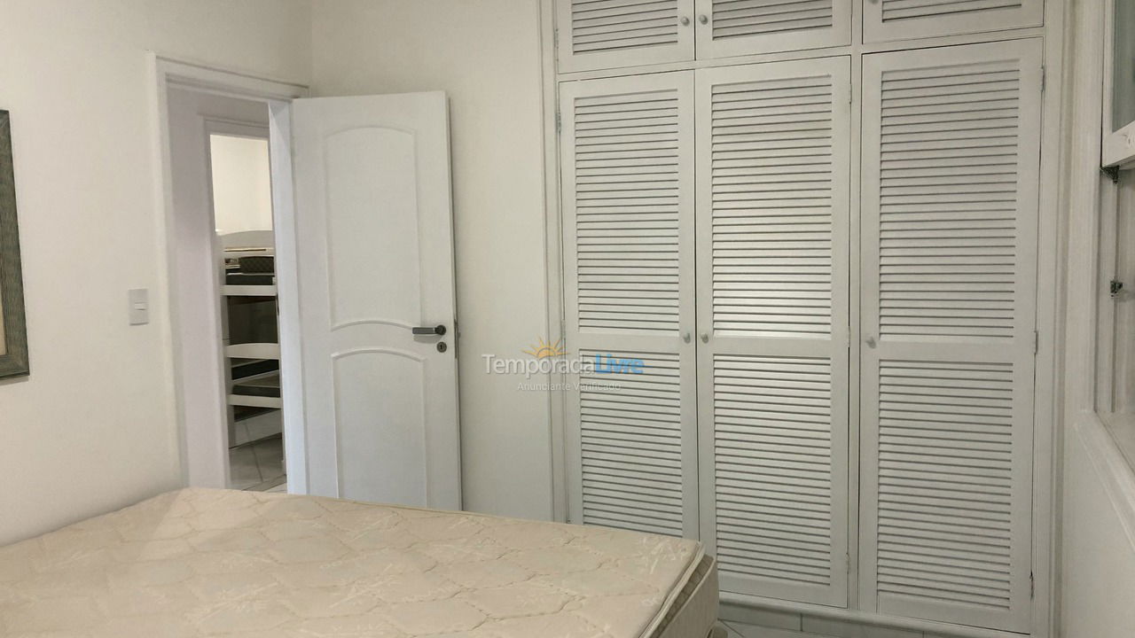 Apartamento para aluguel de temporada em Guarujá (Pitangueiras)