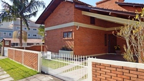 Casa para alquilar en Florianópolis - Jurere Tradicional