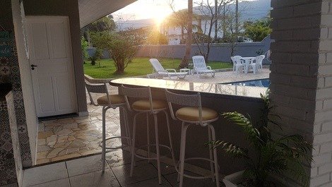 Large pool and green area, all renovated! Only family rental.