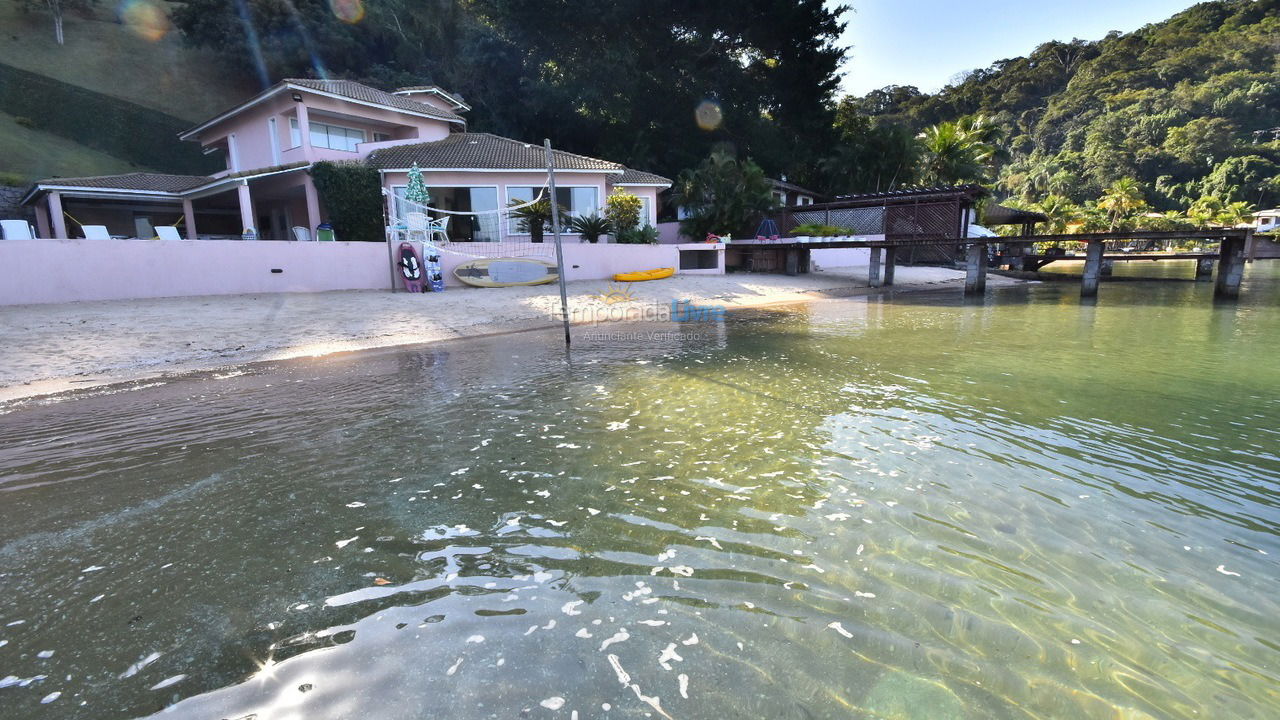 House for vacation rental in Angra dos Reis (Condomínio Caieirinhas)