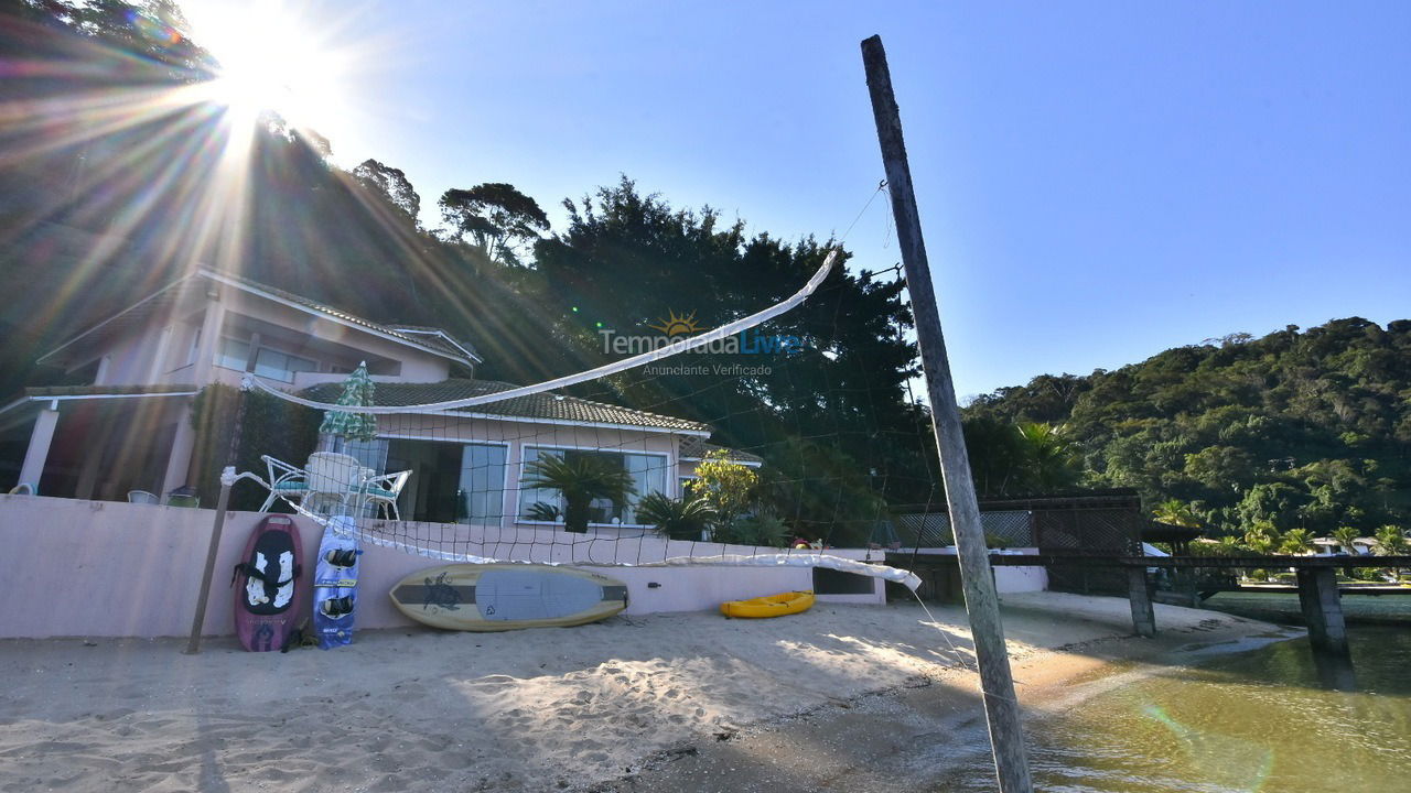 House for vacation rental in Angra dos Reis (Condomínio Caieirinhas)