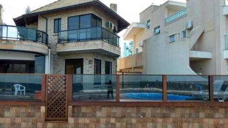 Casa junto al mar en Alquiler de Vacaciones en Bombinhas - SC.