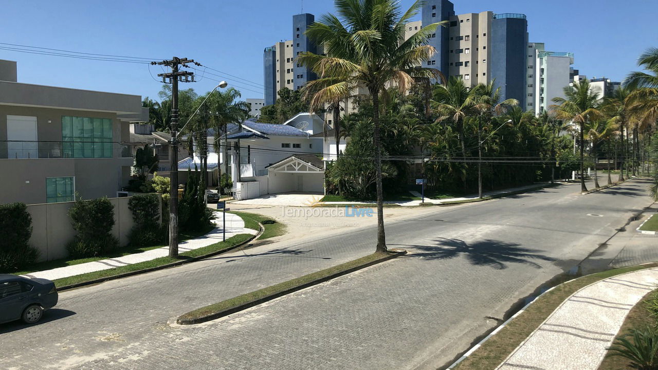 Apartamento para aluguel de temporada em Bertioga (Riviera de São Lourenço)