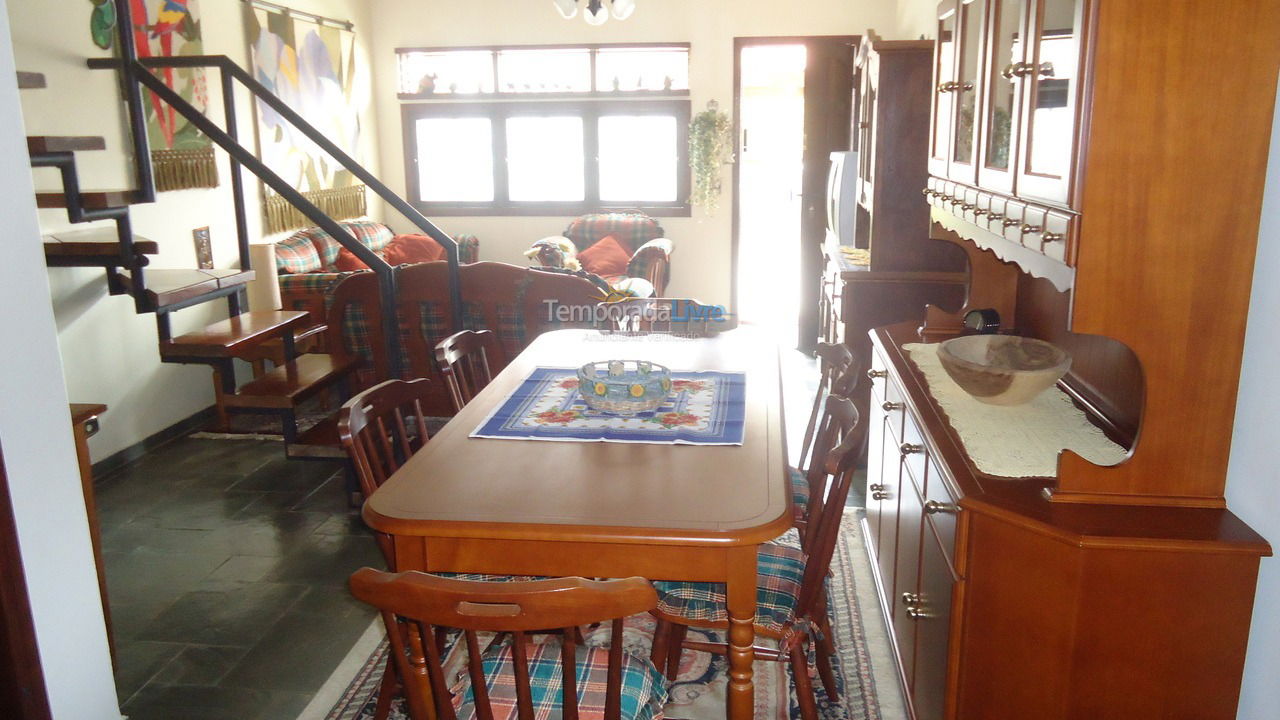 Casa para aluguel de temporada em Caraguatatuba (Prainha)