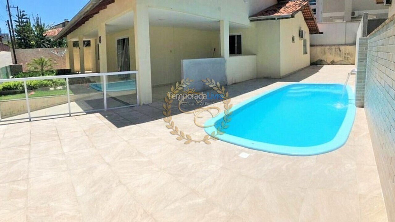 House for vacation rental in Bombinhas (Praia de Bombas)