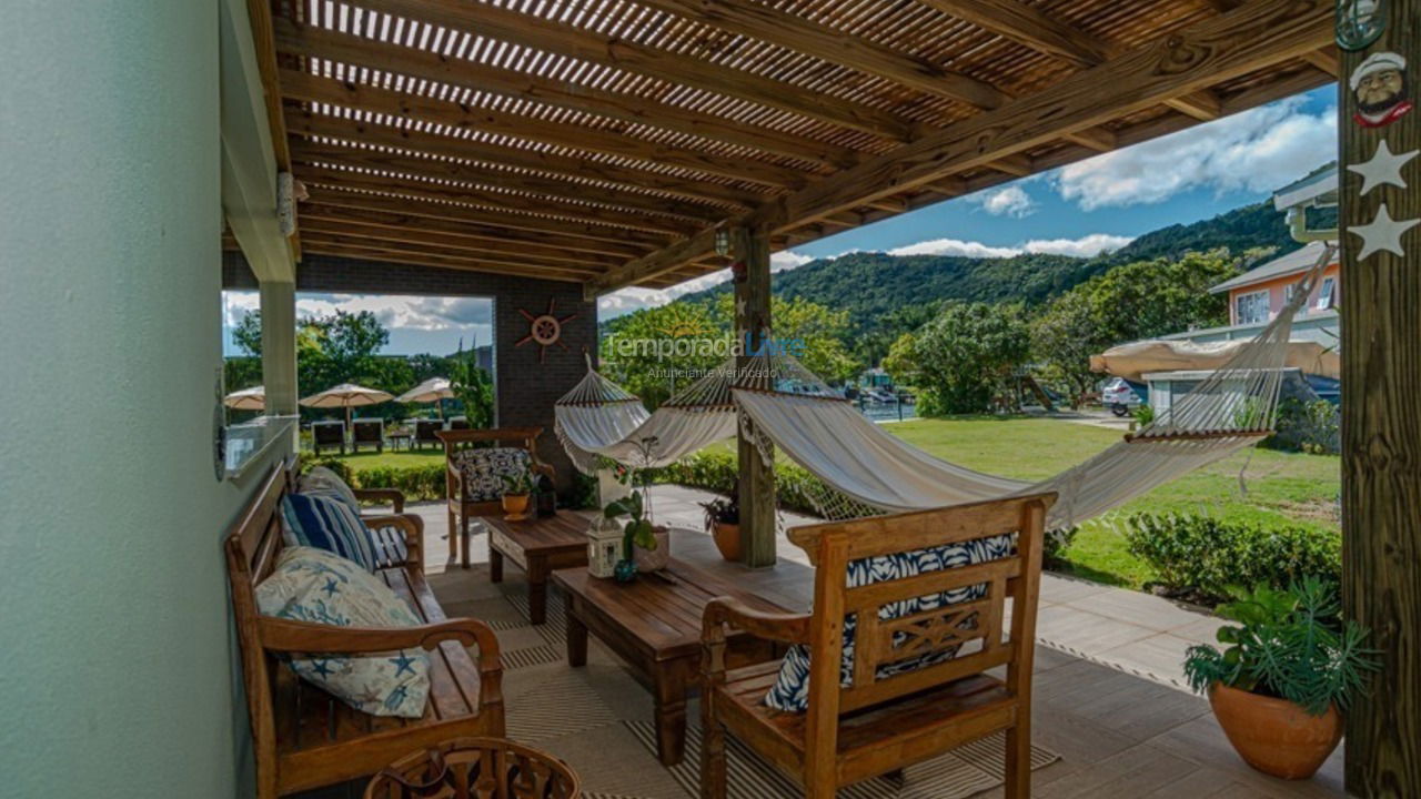 House for vacation rental in Florianópolis (Barra da Lagoa)