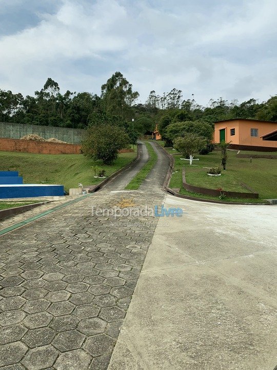 Chácara / sítio para aluguel de temporada em Mogi das Cruzes (Biritiba Ussu)