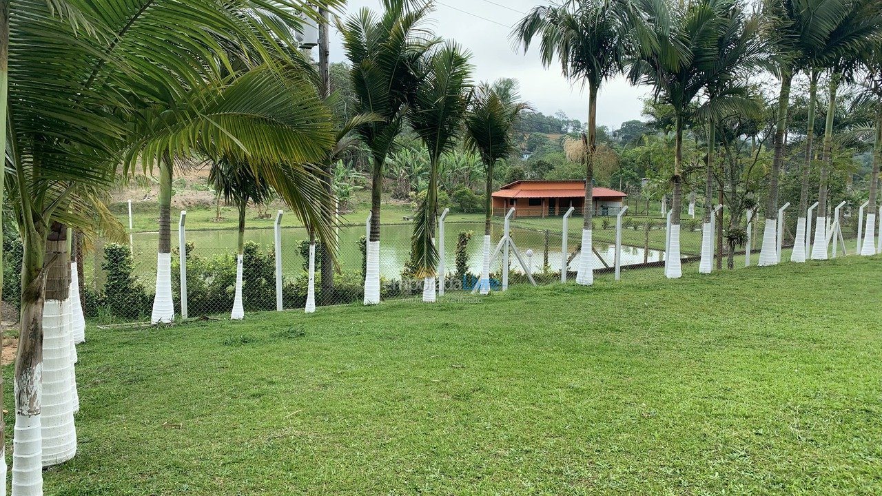 Chácara / sítio para aluguel de temporada em Mogi das Cruzes (Biritiba Ussu)