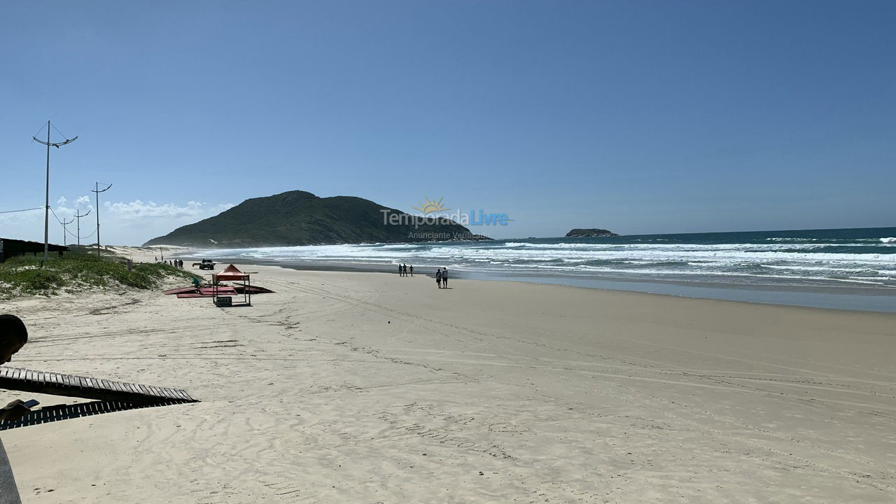 Apartamento para aluguel de temporada em Florianopolis (Praia dos Ingleses)