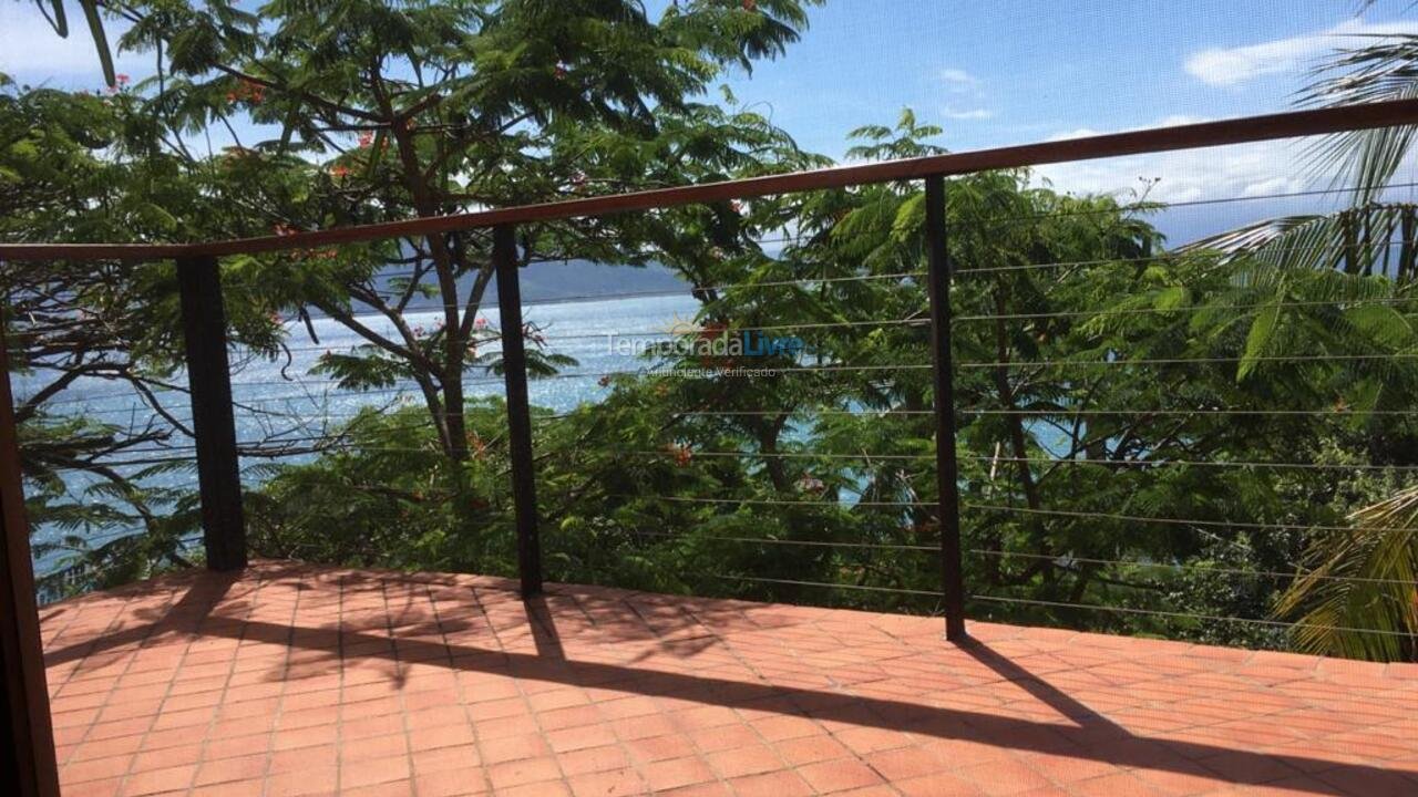 Casa para aluguel de temporada em Ilhabela (Praia da Armação)