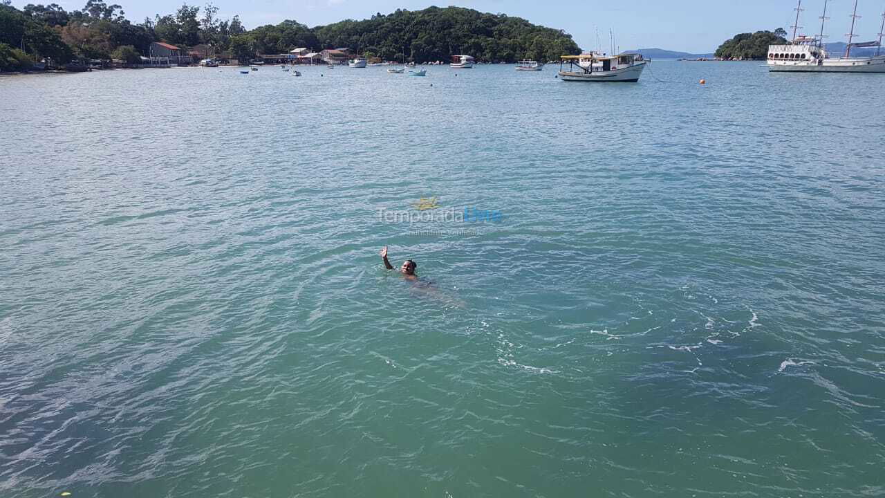 Casa para aluguel de temporada em Governador Celso Ramos (Praia Baia dos Golfinhos)